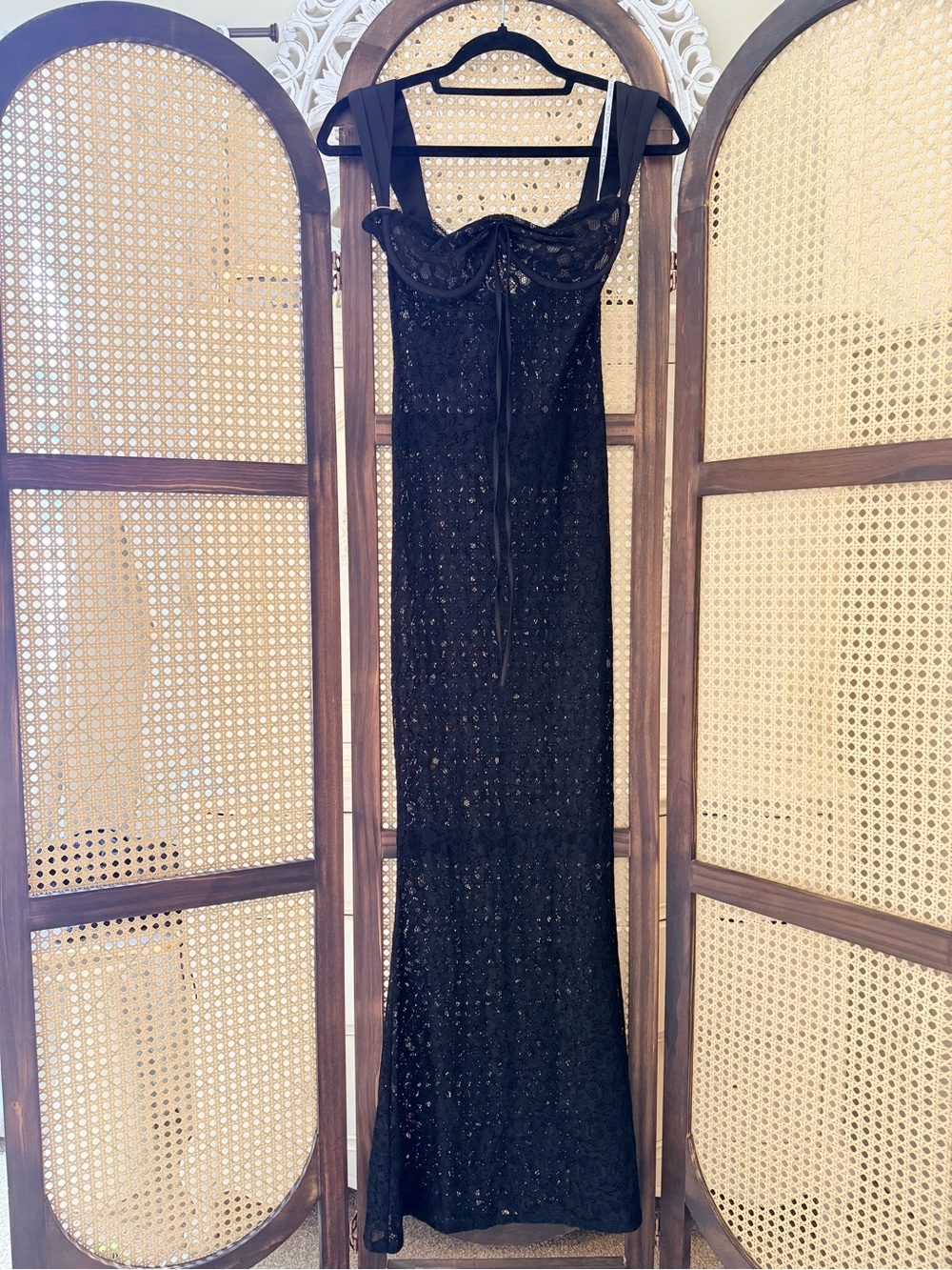 Miss Circle Black Lace Maxi Dress